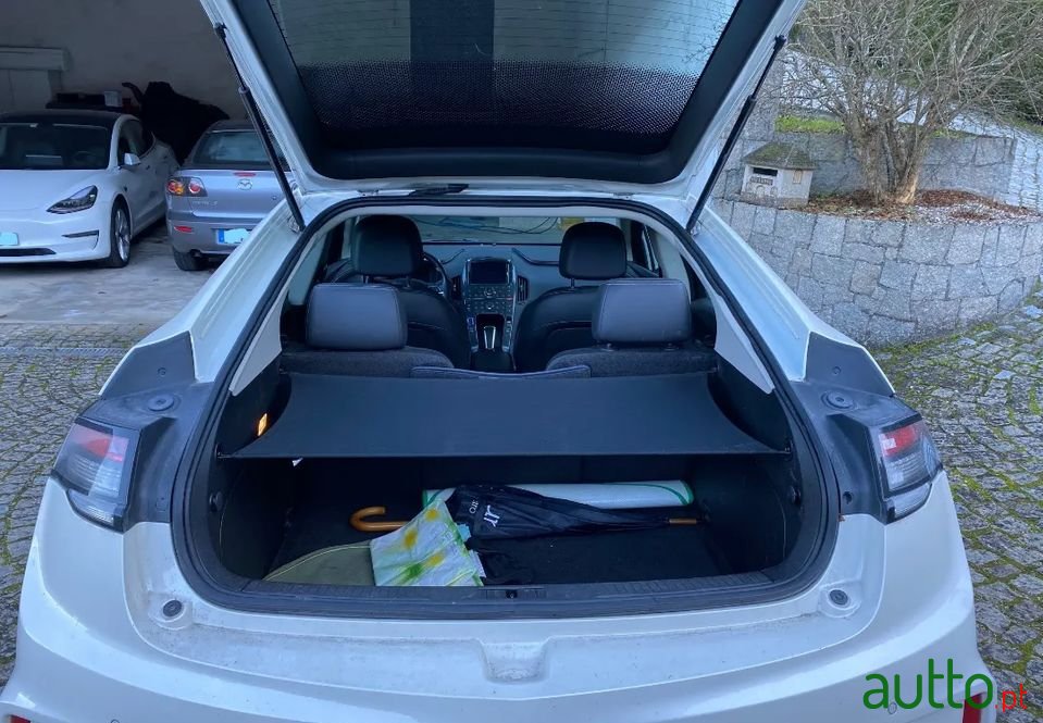 2012' Opel Ampera photo #5