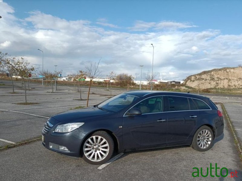 2010' Opel Insignia Sports Tourer photo #2