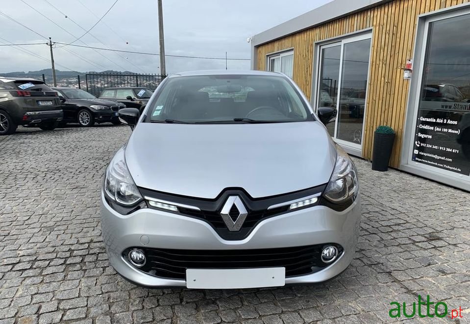 2014' Renault Clio photo #2