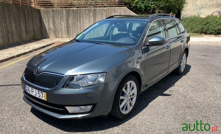2014' Skoda Octavia Break photo #3