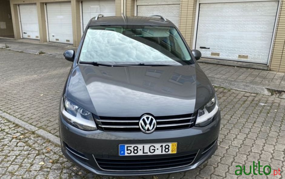 2011' Volkswagen Sharan 2.0 Tdi Highliine photo #4
