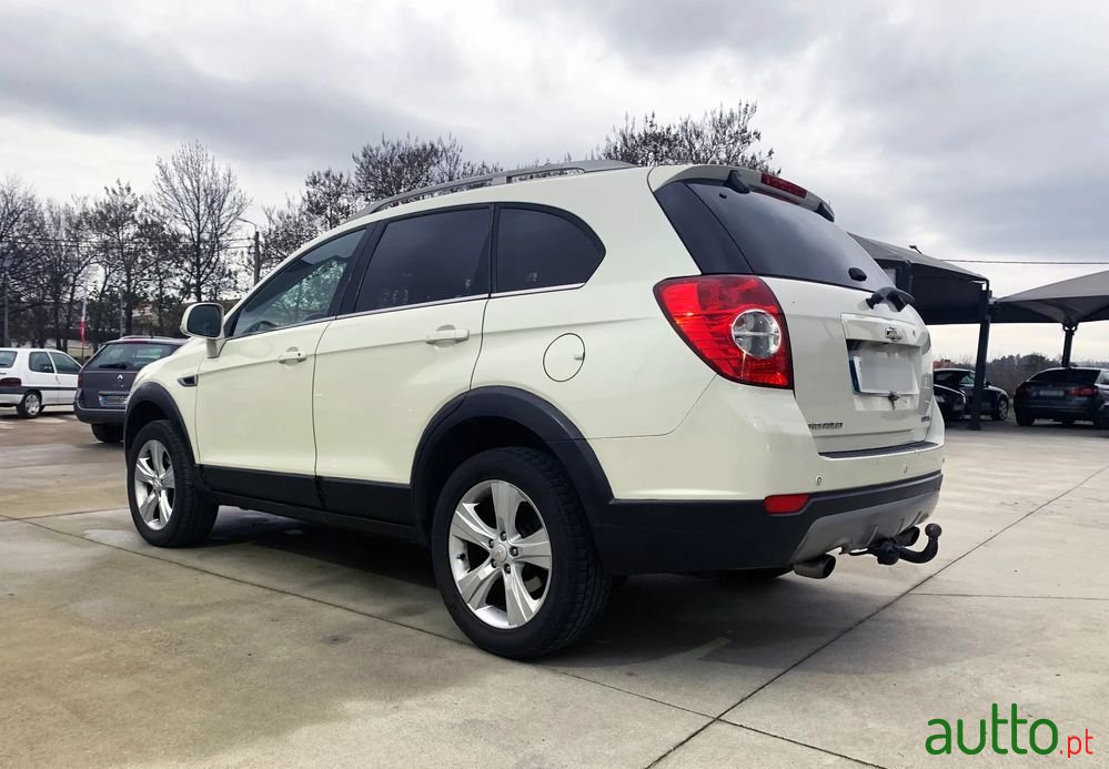 2012' Chevrolet Captiva 2.0 Vcdi Seven 7L photo #6