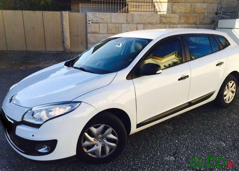 2013' Renault Megane-Sport-Tourer Dci photo #1