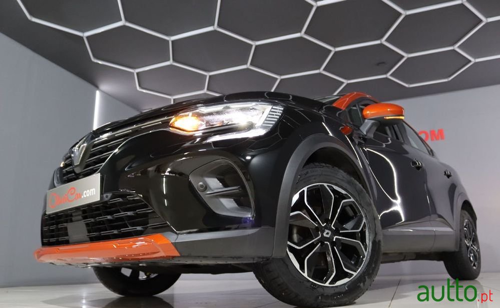 2020' Renault Captur photo #5