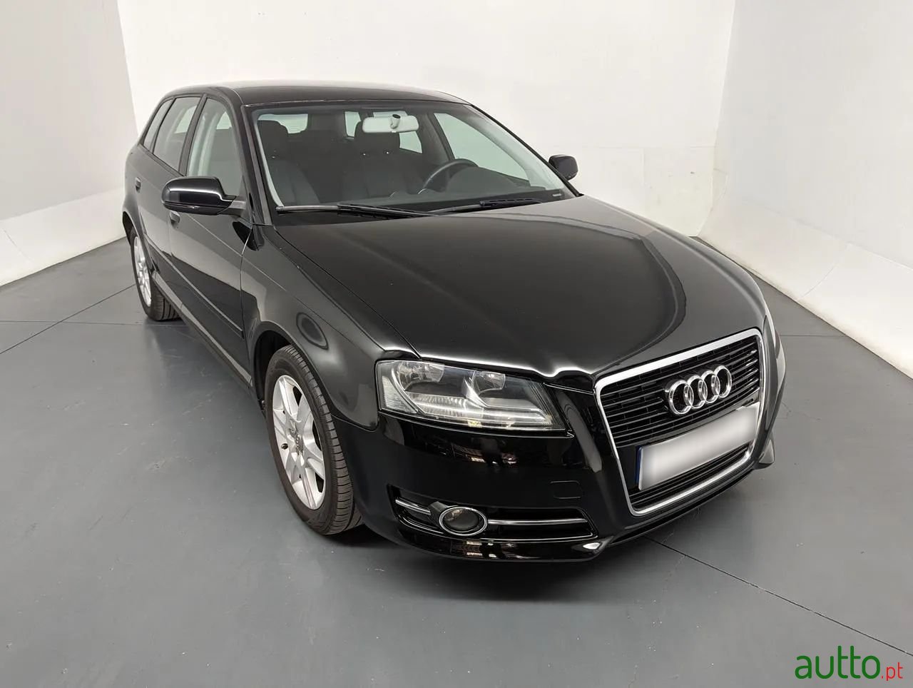 2011' Audi A3 Sportback photo #1