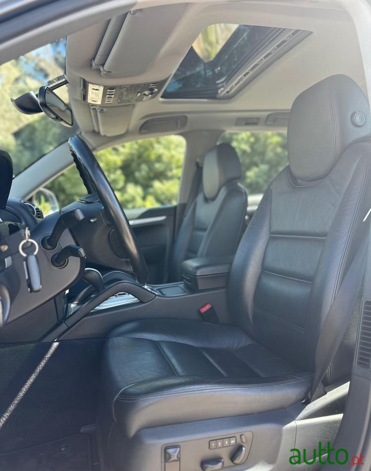 2004' Porsche Cayenne S Tiptronic photo #4