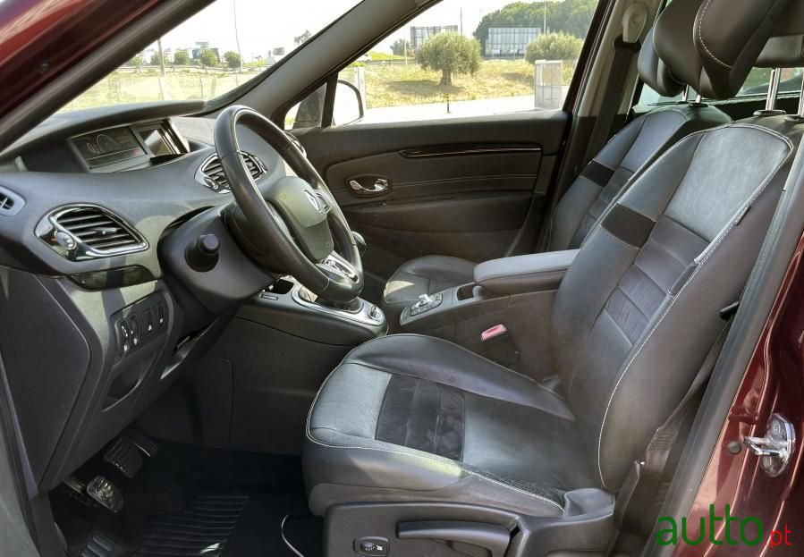 2013' Renault Grand Scenic photo #5