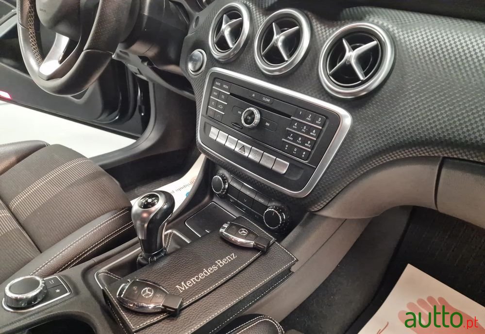 2018' Mercedes-Benz Classe A D Urban photo #2
