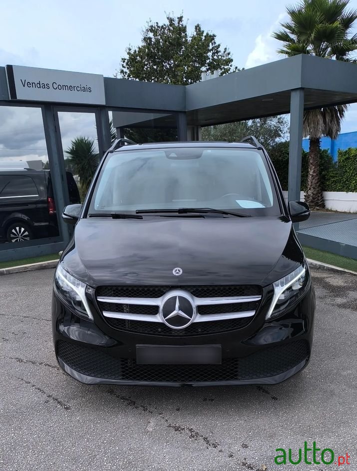 2023' Mercedes-Benz Classe V photo #1