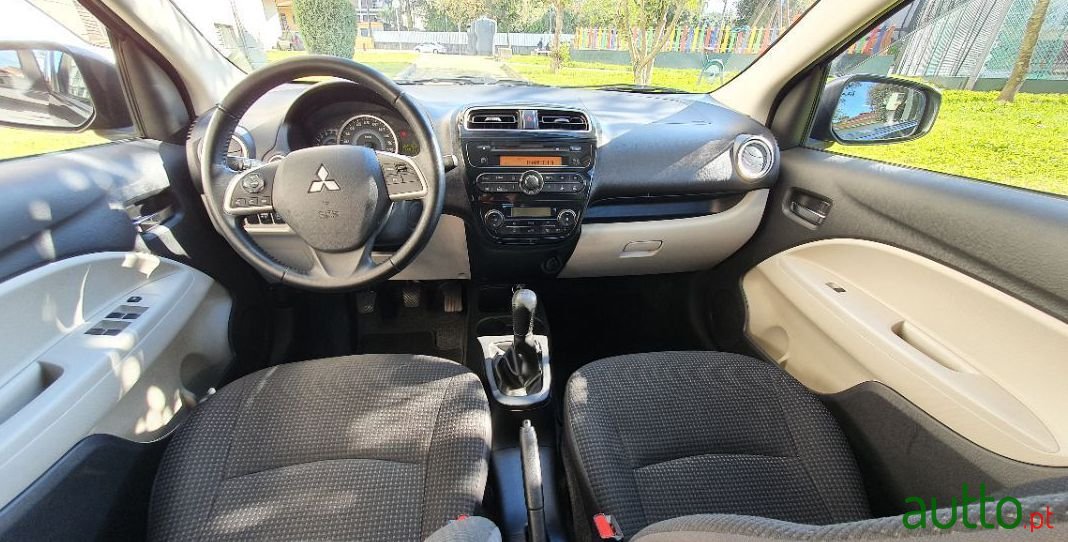 2014' Mitsubishi Space Star photo #5