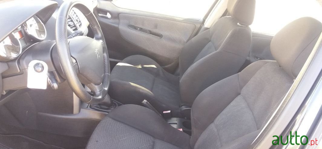 2008' Peugeot 207 Sw photo #1