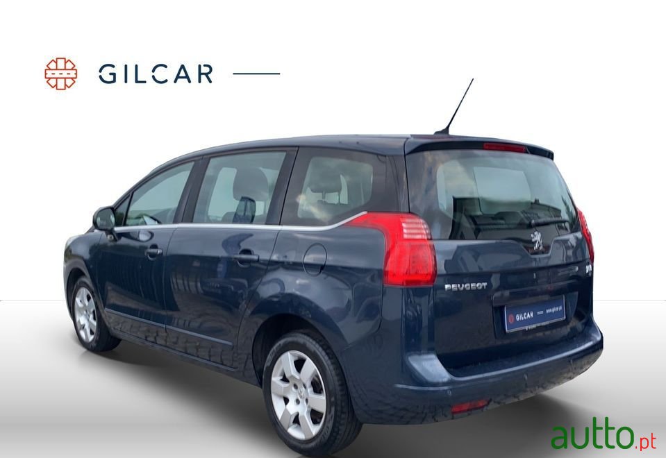 2013' Peugeot 5008 photo #6