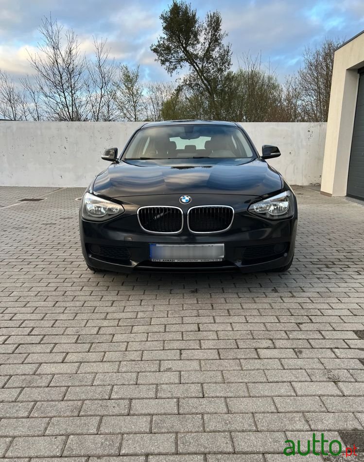 2012' BMW 118 D photo #3