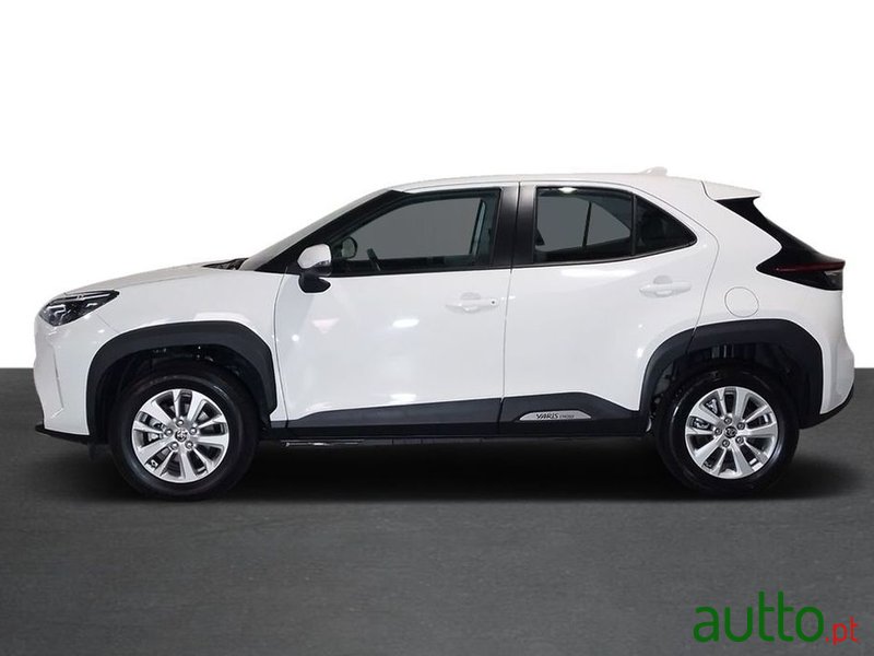 2023' Toyota Yaris Cross photo #3