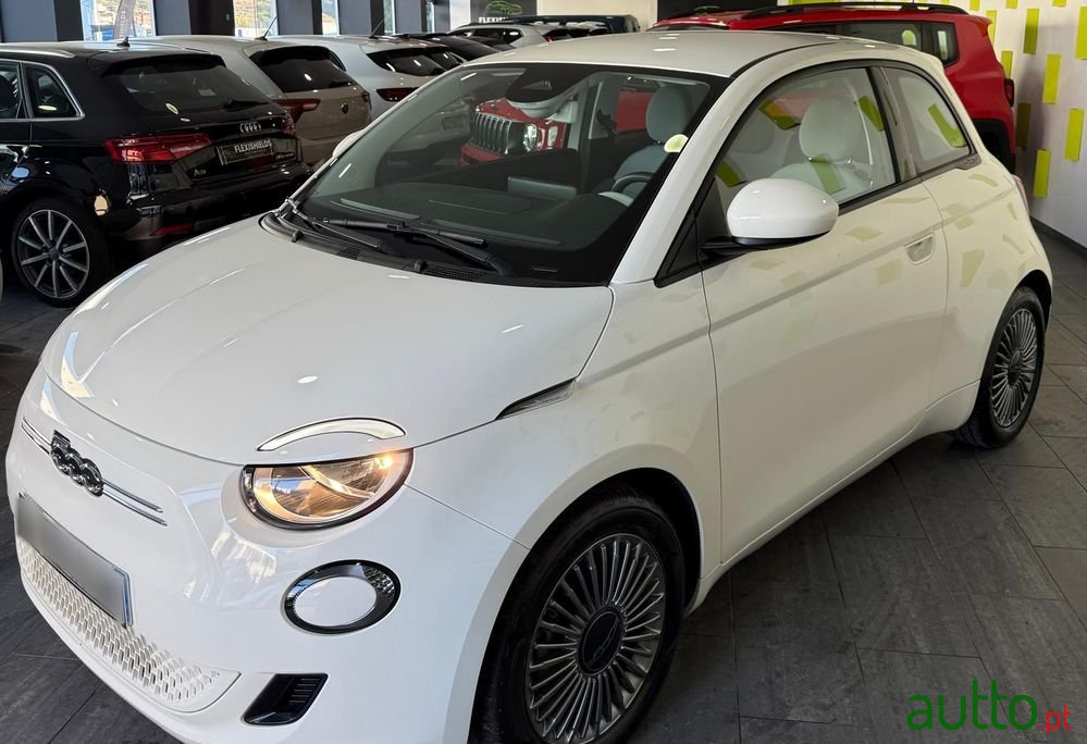 2023' Fiat 500e Icon photo #2