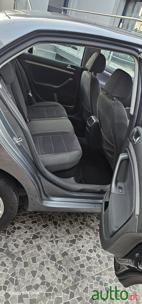 2007' Volkswagen Jetta photo #3