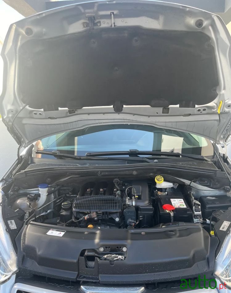 2014' Peugeot 208 photo #6