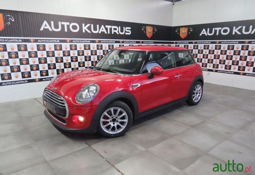 2017' MINI Cooper D photo #2