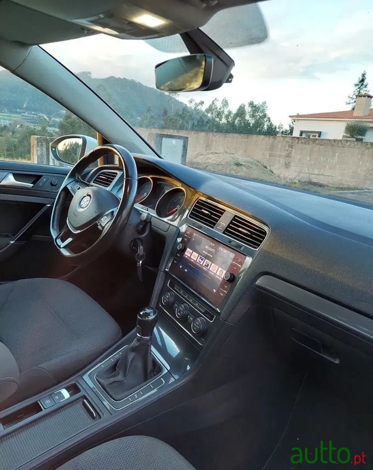 2017' Volkswagen Golf 1.6 Tdi Highline photo #4