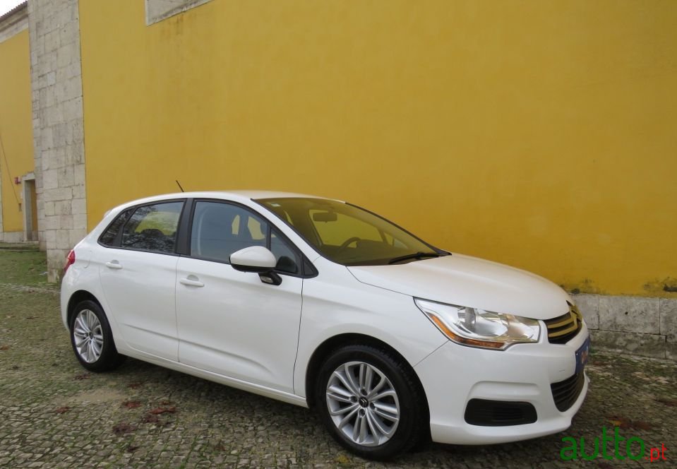 2017' Citroen C4 photo #2