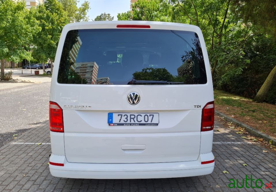 2016' Volkswagen Caravelle photo #6