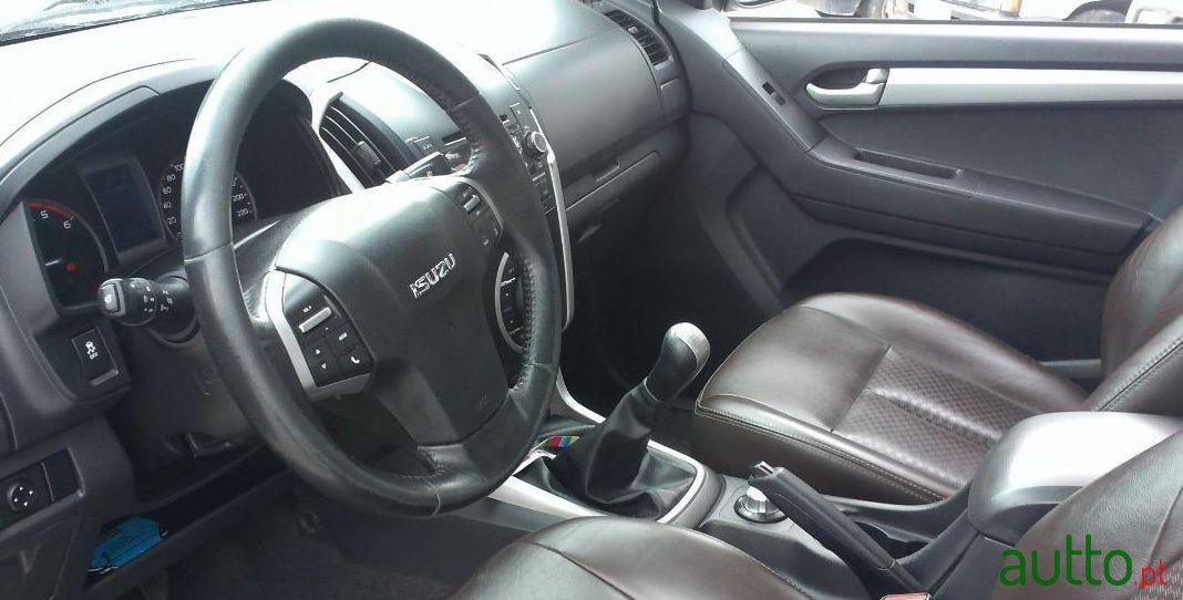 2013' Isuzu D-Max 2.5 Bi Turbo Ls 4X4 photo #1