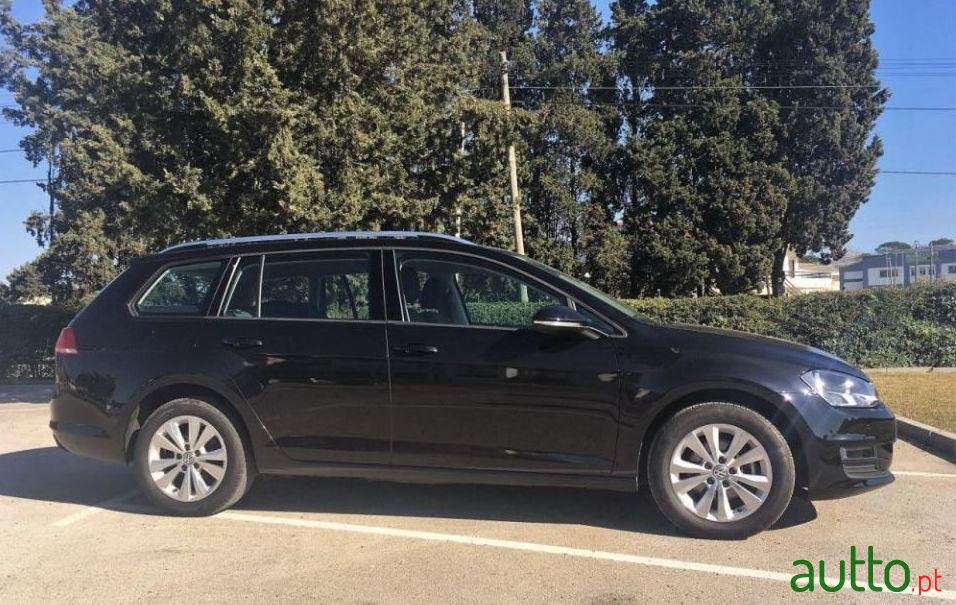 2014' Volkswagen Golf Variant photo #2