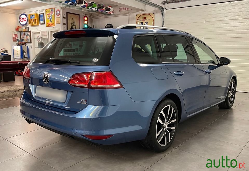 2013' Volkswagen Golf photo #5