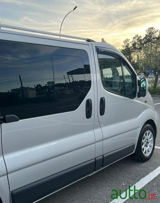 2004' Renault Trafic photo #2