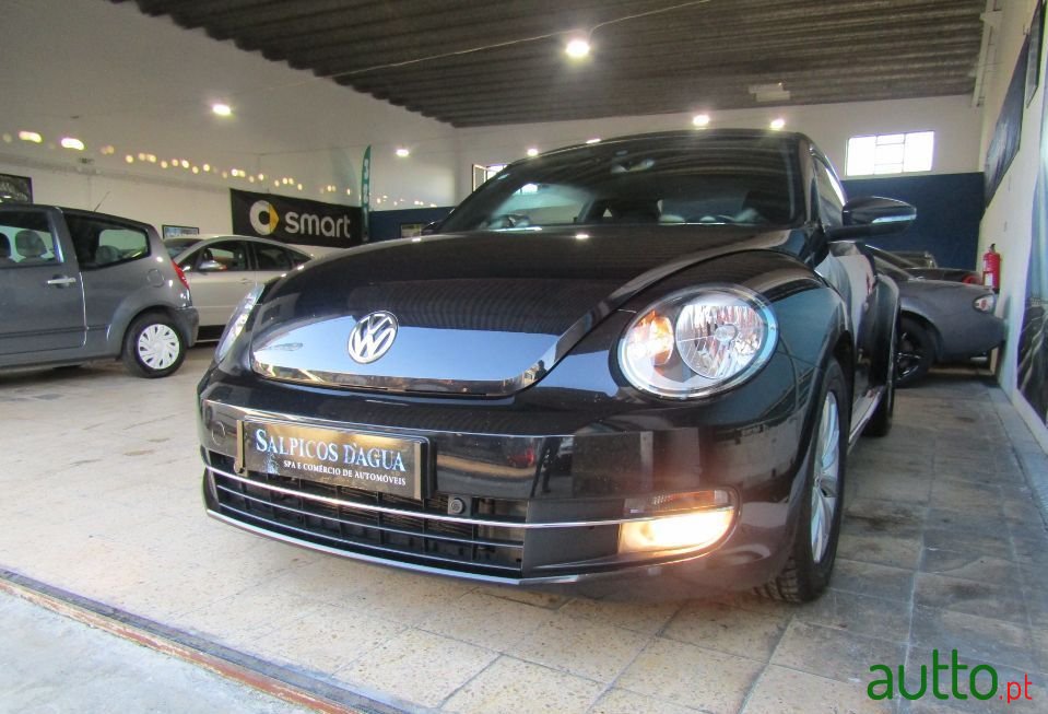 2012' Volkswagen New Beetle photo #3