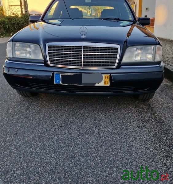 1996' Mercedes-Benz 220 photo #4