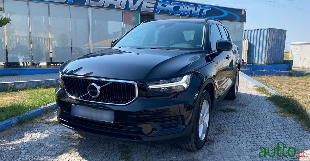 2022' Volvo Xc 40 photo #2