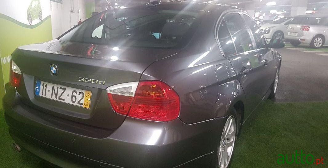 2008' BMW 320 320D photo #3