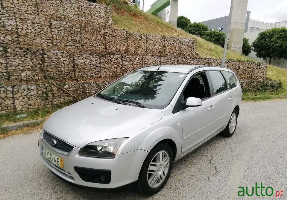 2006' Ford Focus Sw photo #1