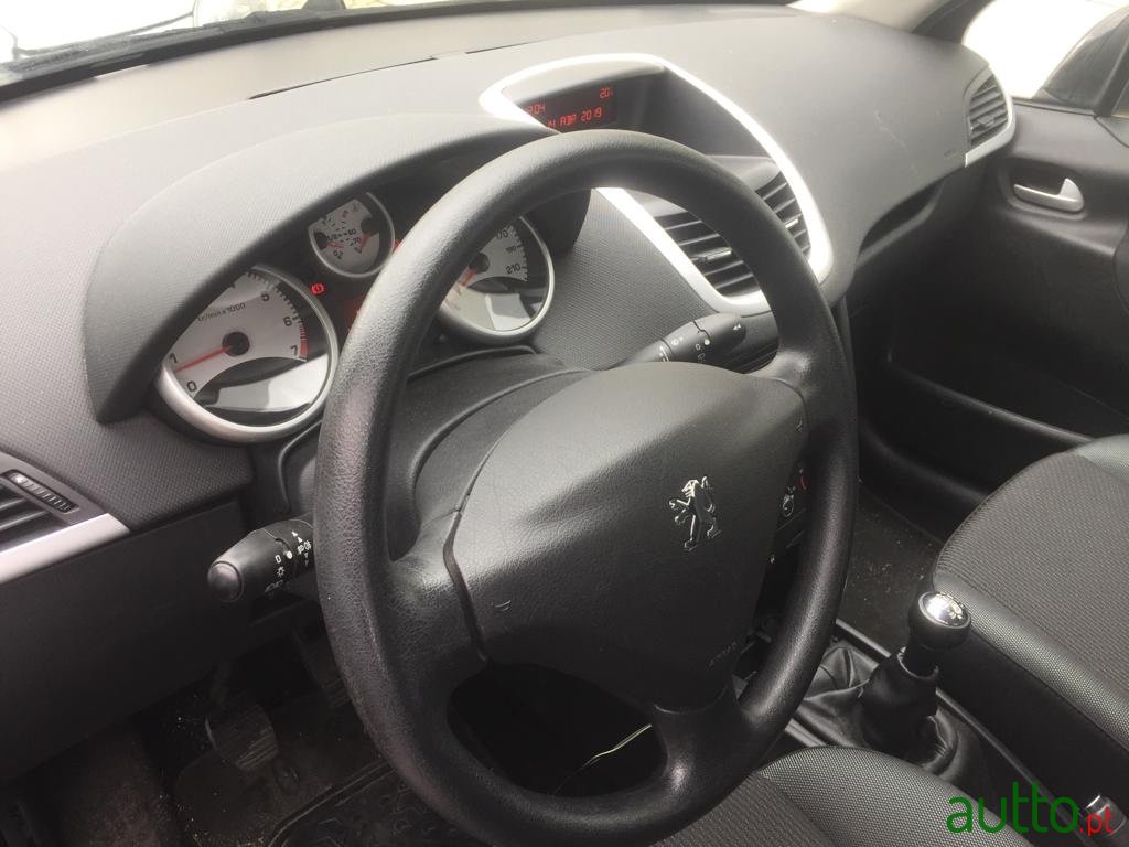 2009' Peugeot 207 photo #4