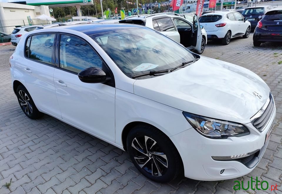 2015' Peugeot 308 photo #4