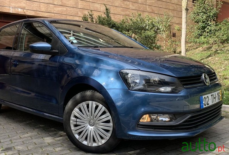 2017' Volkswagen Polo photo #1