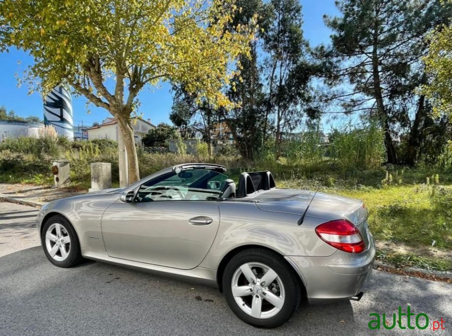 2005' Mercedes-Benz Slk-200 photo #2