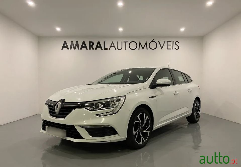 2018' Renault Megane Sport Tourer photo #1
