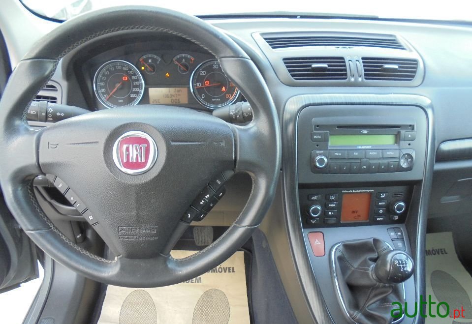 2009' Fiat Croma photo #4