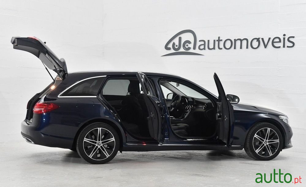 2019' Mercedes-Benz Classe C photo #6