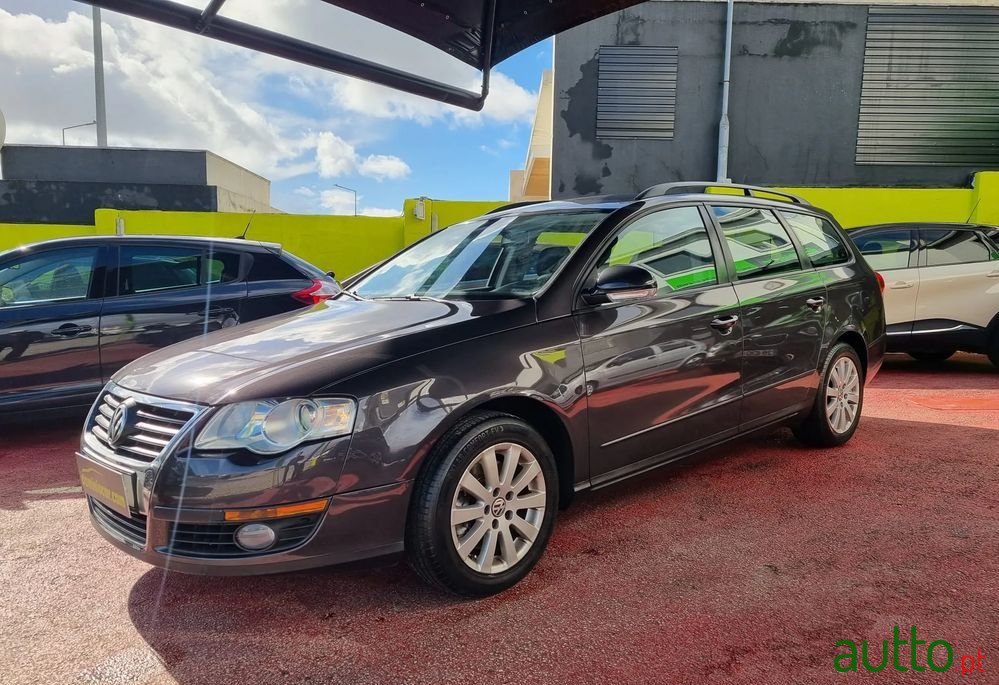 2006' Volkswagen Passat Variant photo #1