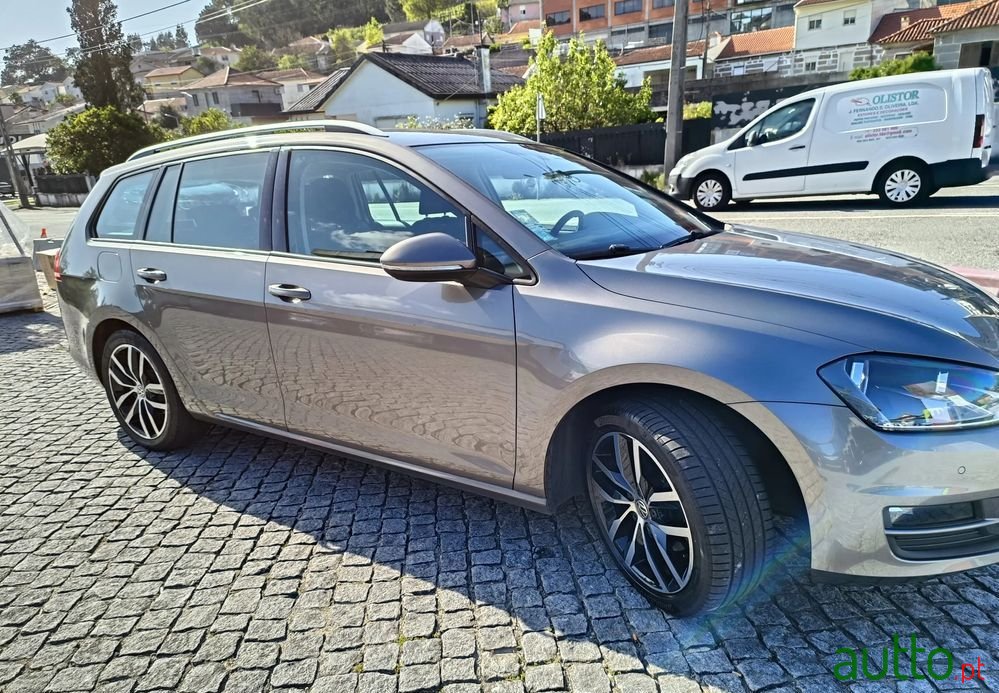 2016' Volkswagen Golf Variant photo #2