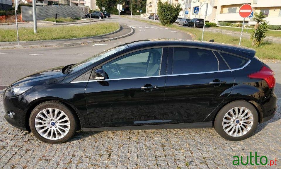 2012' Ford Focus photo #2