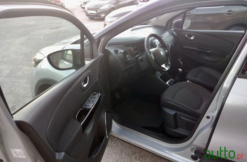 2014' Renault Captur photo #5