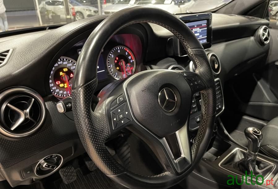 2013' Mercedes-Benz A-180 photo #6