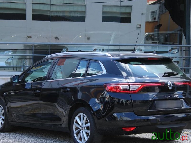 2018' Renault Megane Sport Tourer photo #3