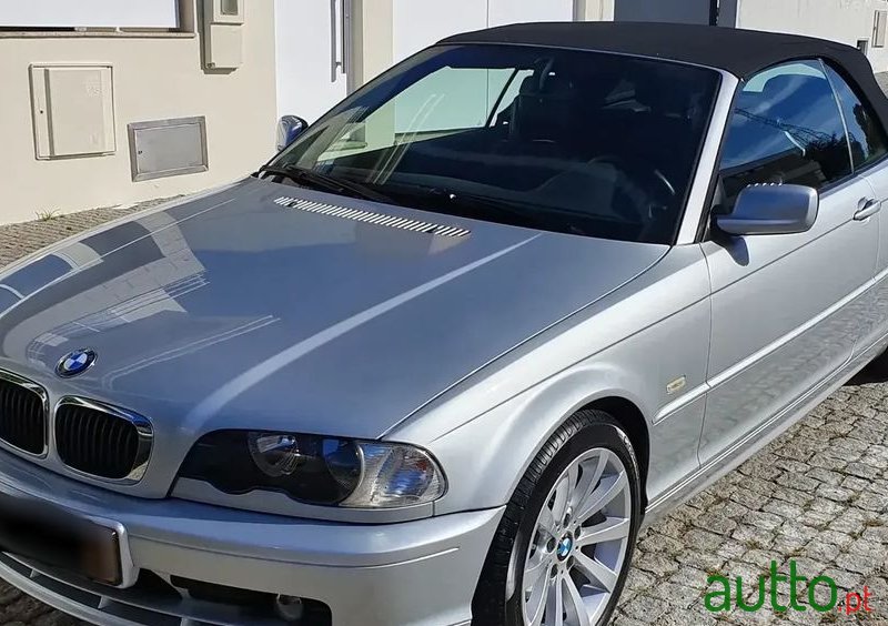 2002' BMW 318 Ci Cabrio photo #1