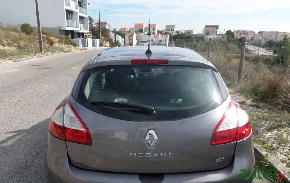 2010' Renault Megane photo #2