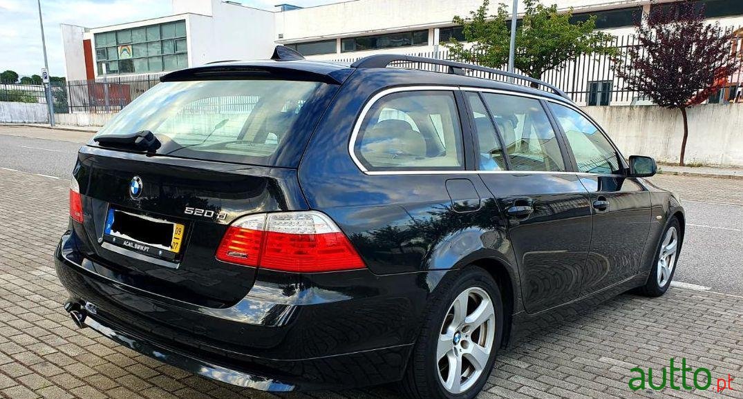 2009' BMW 520 Da Touring Executive photo #1